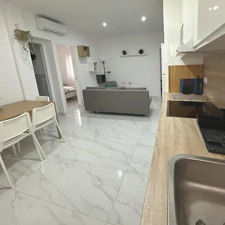 Gran Teatro Falla Apartment *